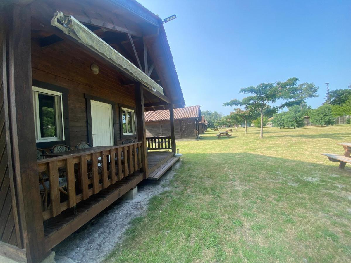 Camping Familial Les Chalets D'Uza Zewnętrze zdjęcie