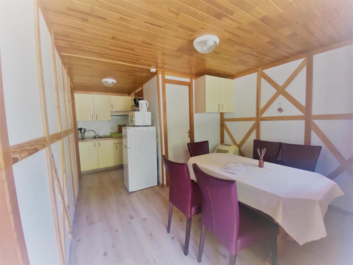 Camping Familial Les Chalets D'Uza Zewnętrze zdjęcie