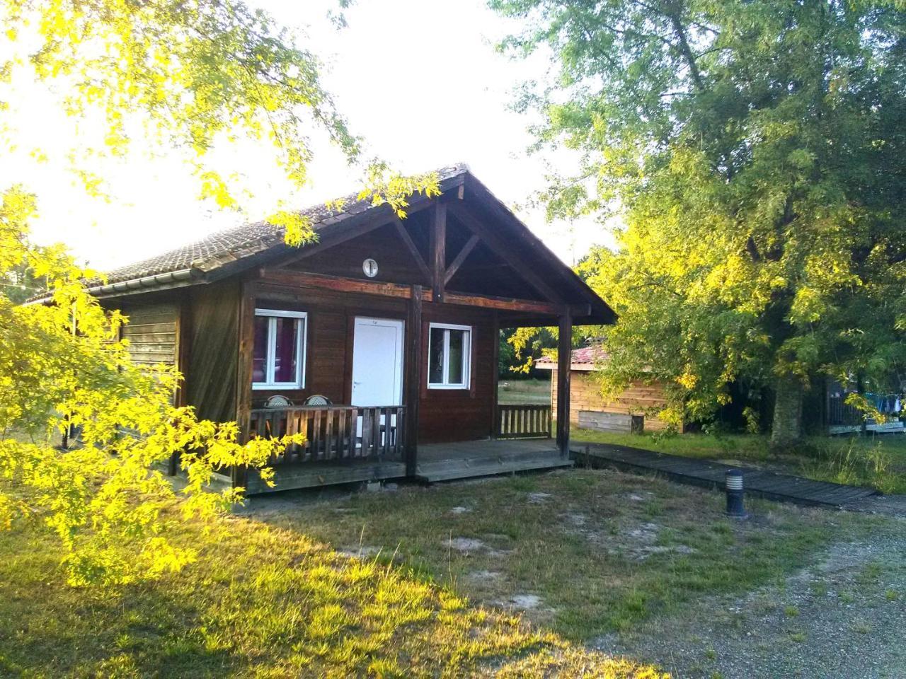 Camping Familial Les Chalets D'Uza Zewnętrze zdjęcie