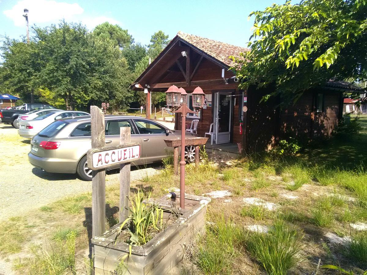 Camping Familial Les Chalets D'Uza Zewnętrze zdjęcie